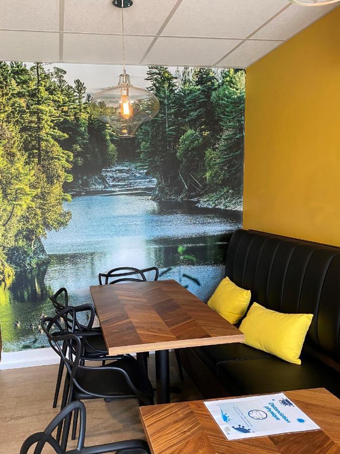 Square Victoria Maison Hoteliere East Angus 외부 사진